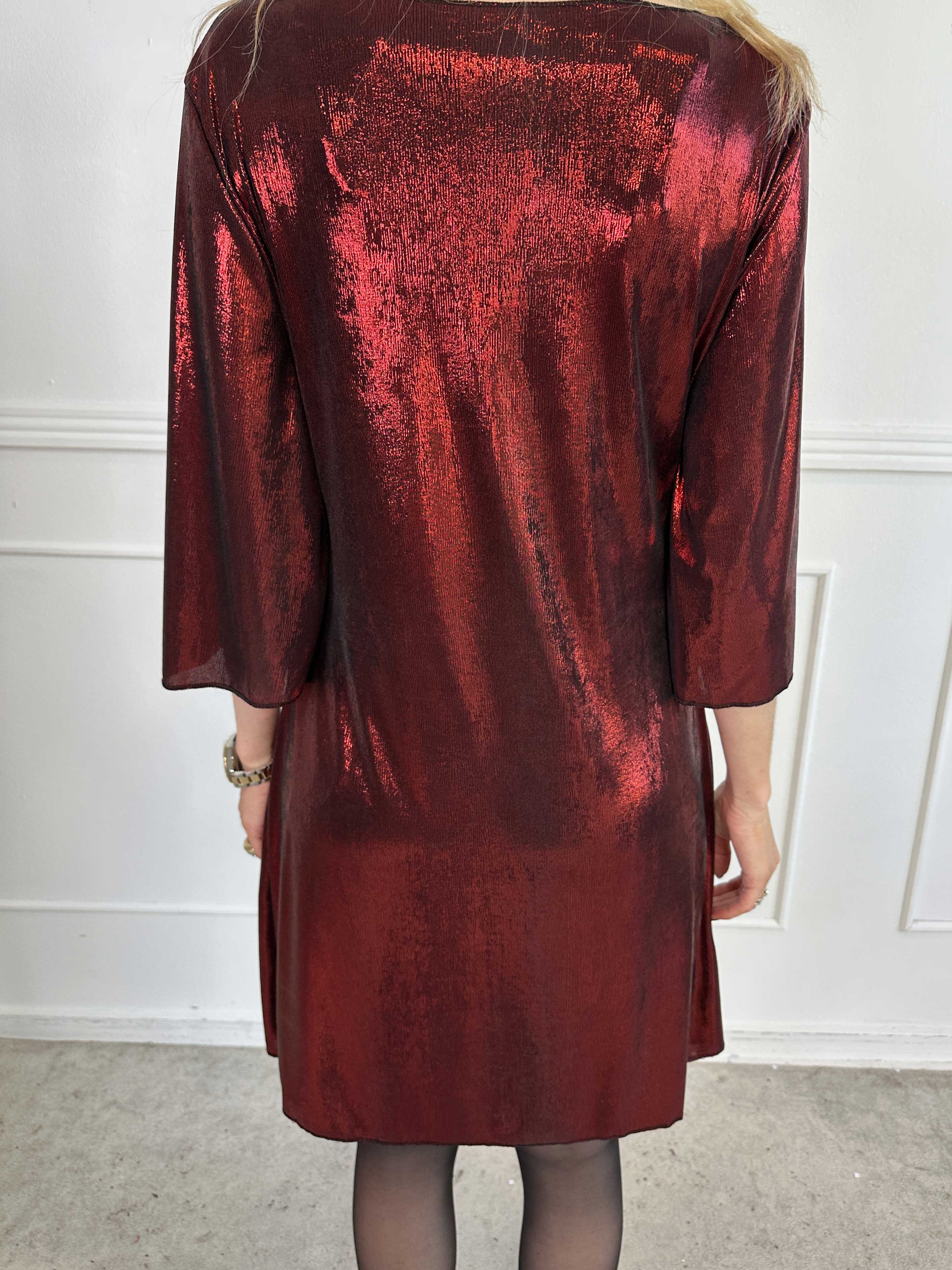 Roxy - Klänning i glansigt material med elegant knutdetalj